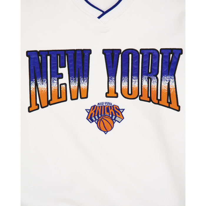 New Era Knicks Sport Classic V-Neck Crew - Image 3