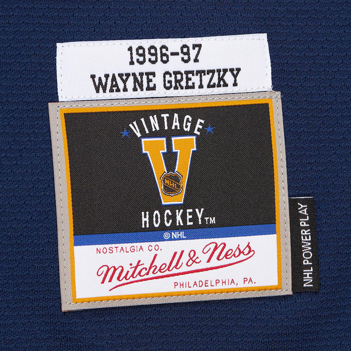 Mitchell & Ness Rangers 1996 Wayne Gretzky Power Play Jersey - Image 4